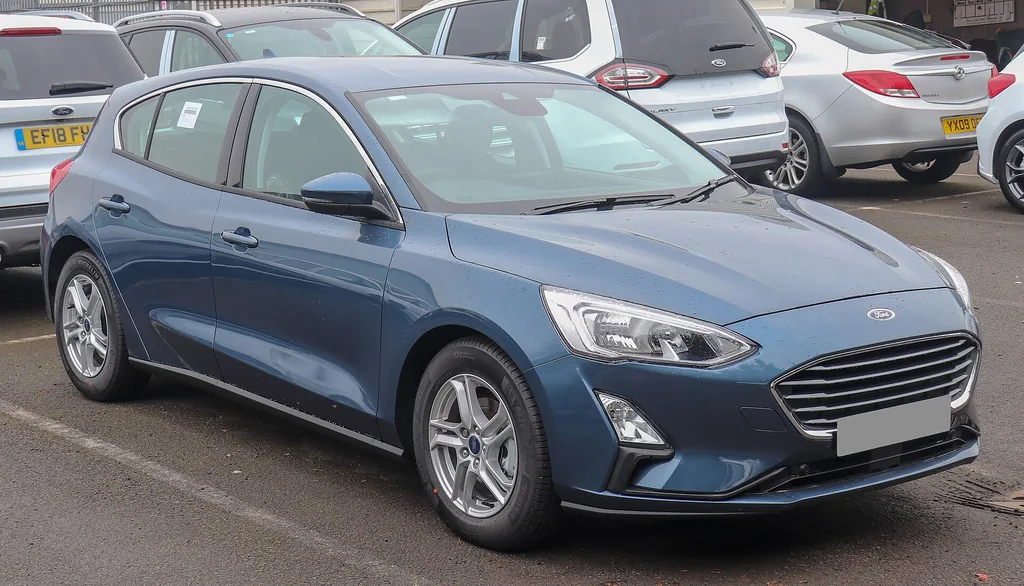 Ford Focus 2019 hatch: 1.6 manual, 2.0 automático ou Titanium?